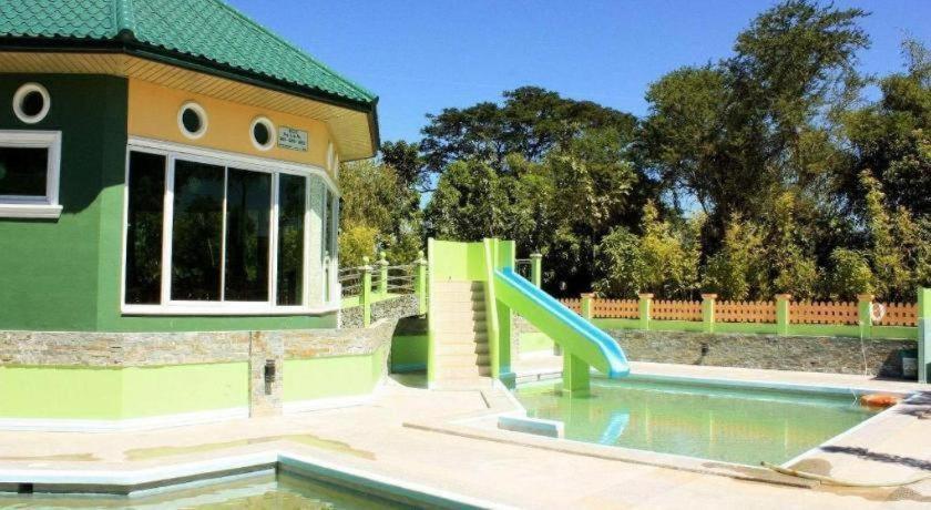 Dureme Mansion Hotel And Resort Castillejos Exterior foto